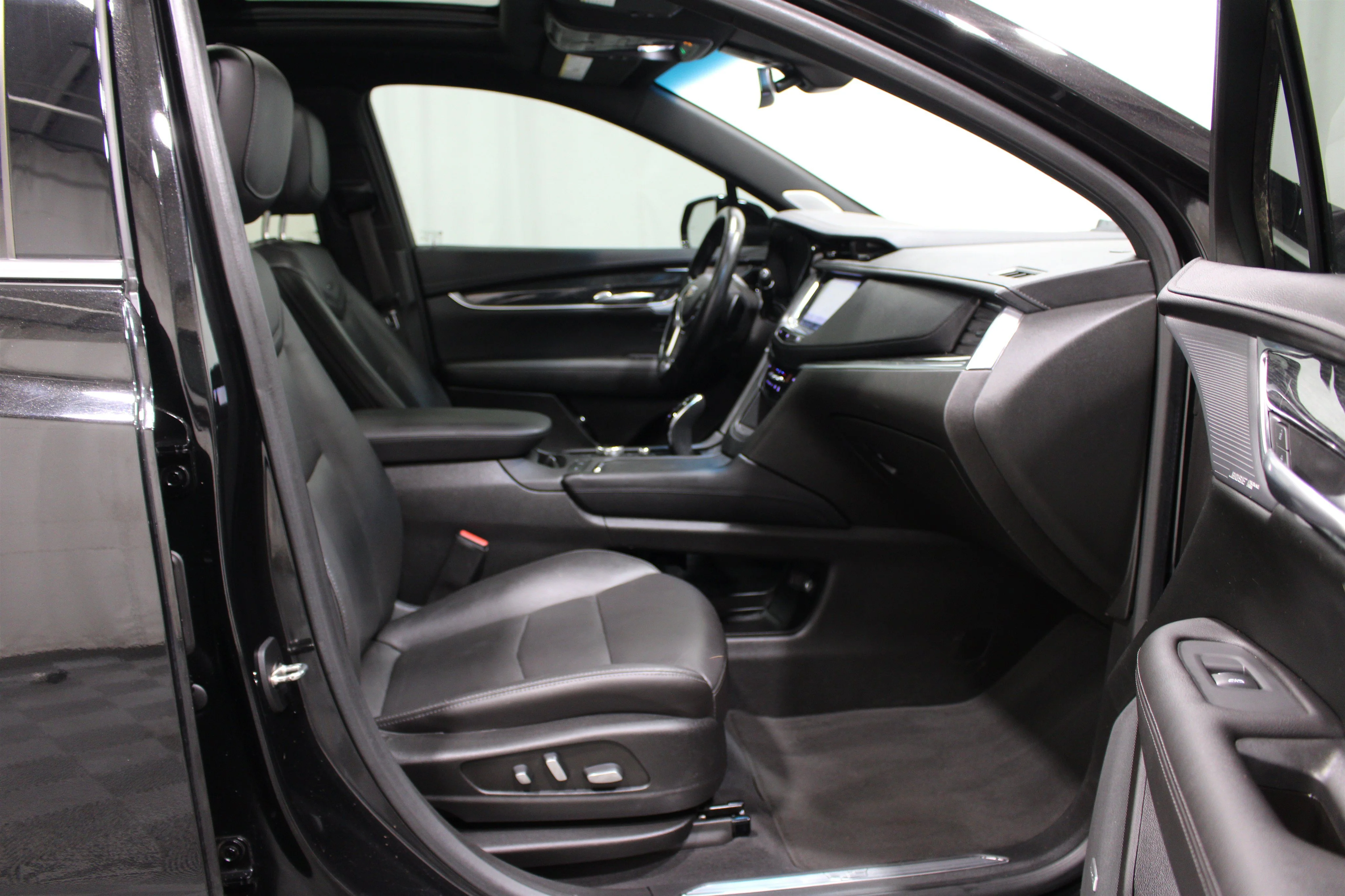 Used 2021 Stellar Black Metallic Cadillac AWD Premium Luxury image 27