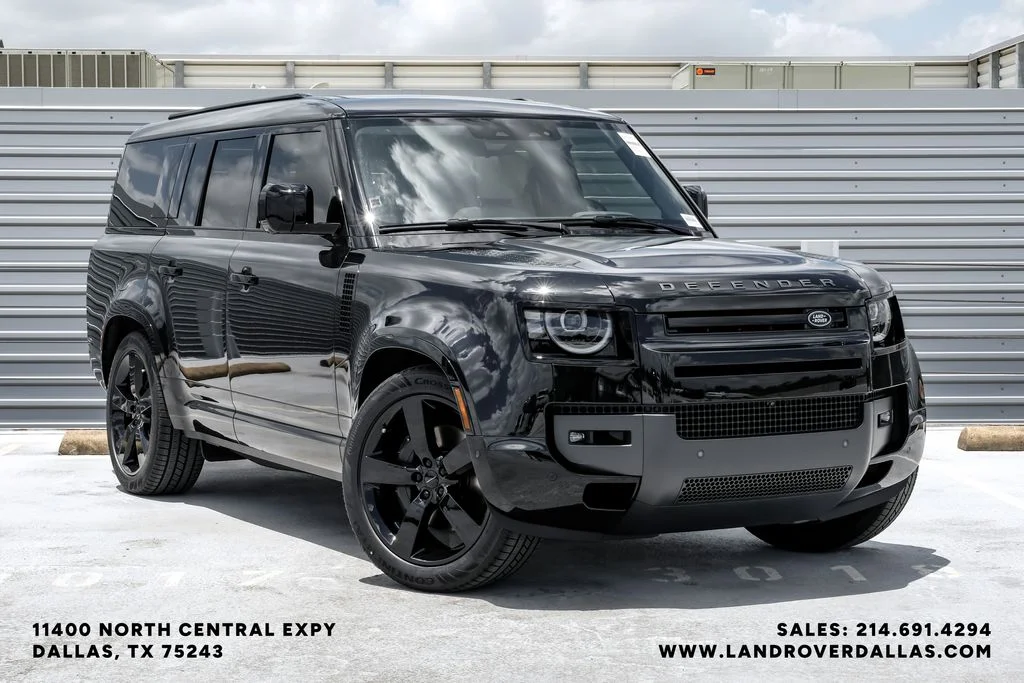 New 2026 Santorini Black Metallic Land Rover X-Dynamic SE image 4