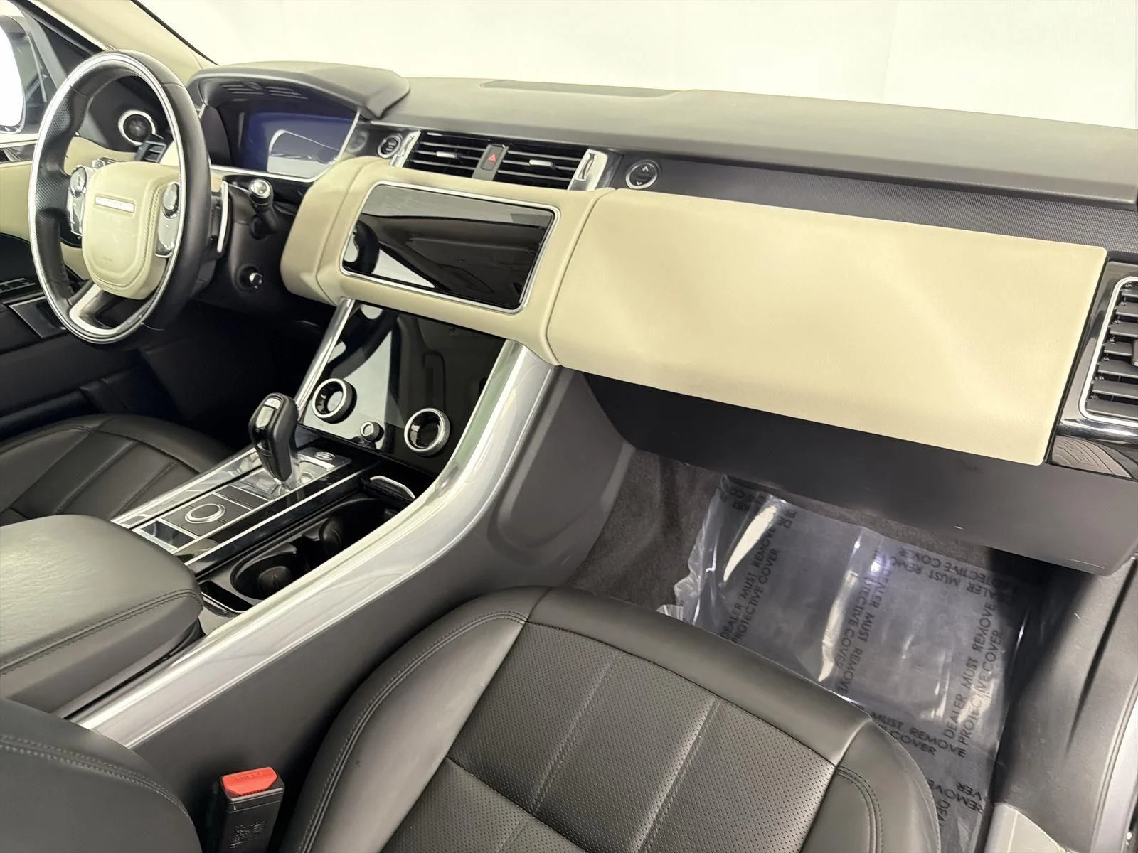 Used 2022 Eiger Gray Metallic Land Rover HSE Silver Edition image 35