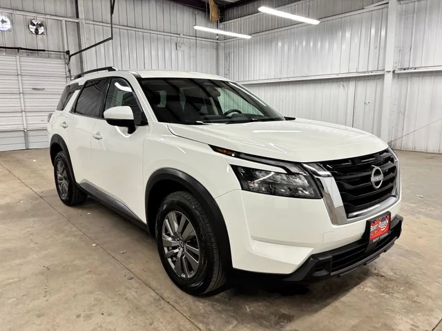 2025 Nissan Pathfinder SV