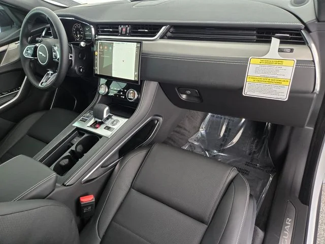 2026 Jaguar F-Pace R-Dynamic S - Photo 18