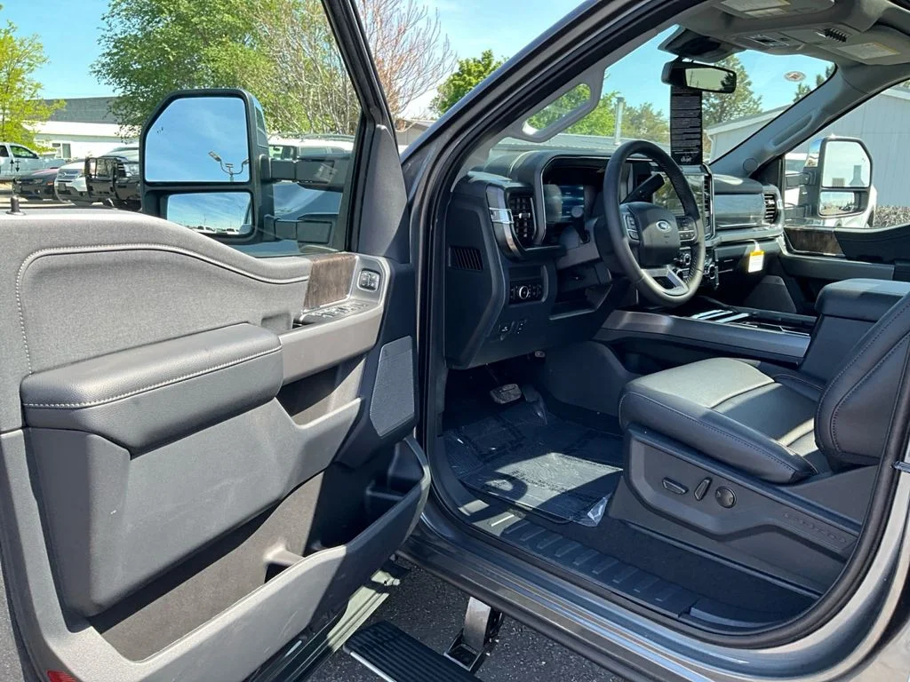 New 2026 Carbonized Gray Metallic Ford LARIAT image 16
