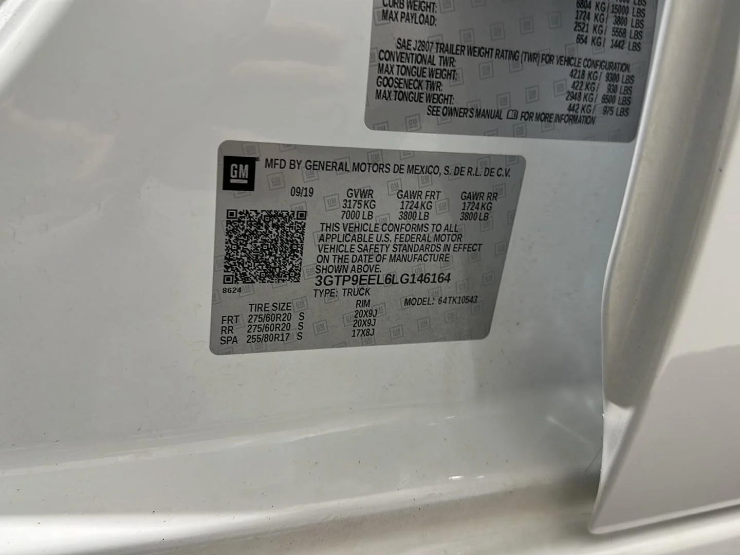 Used 2020 Summit White GMC AT4 image 34