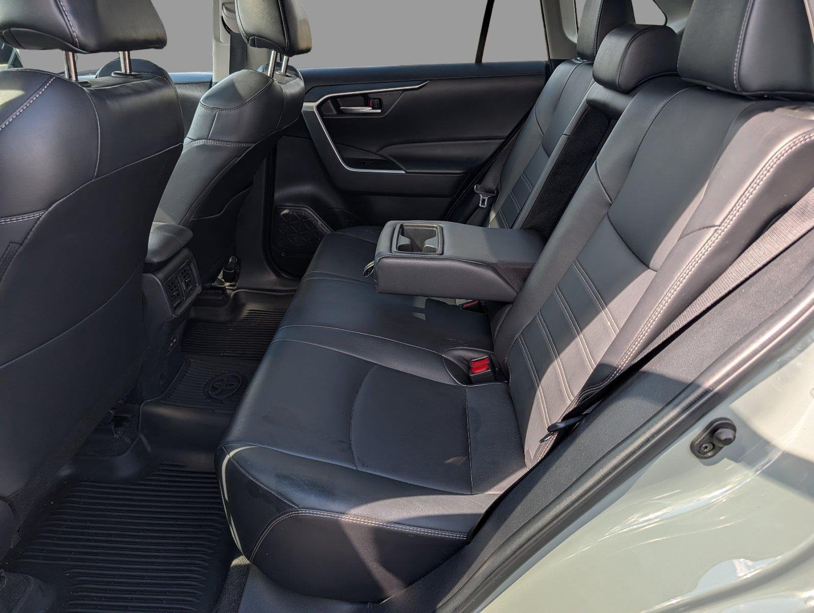 Used 2023 Lunar Rock Toyota XLE Premium image 31