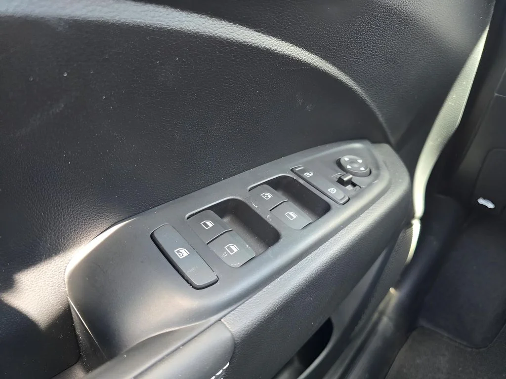 Used 2025 Intense Blue Hyundai Limited image 28