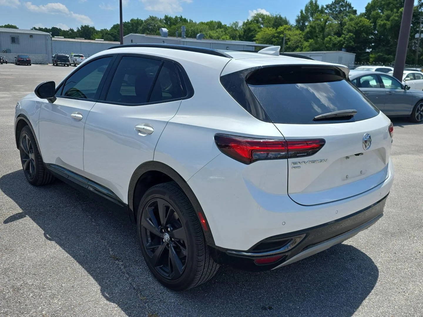Used 2023 White Frost Tricoat Buick Essence image 9