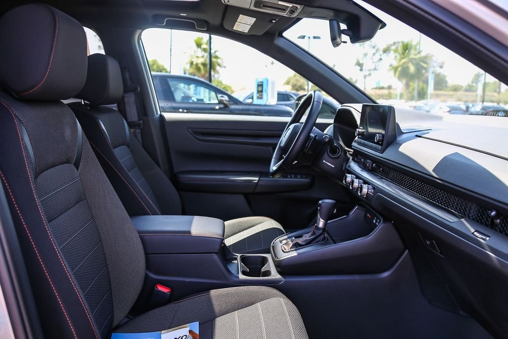 2025 Honda CR-V Sport - Photo 18