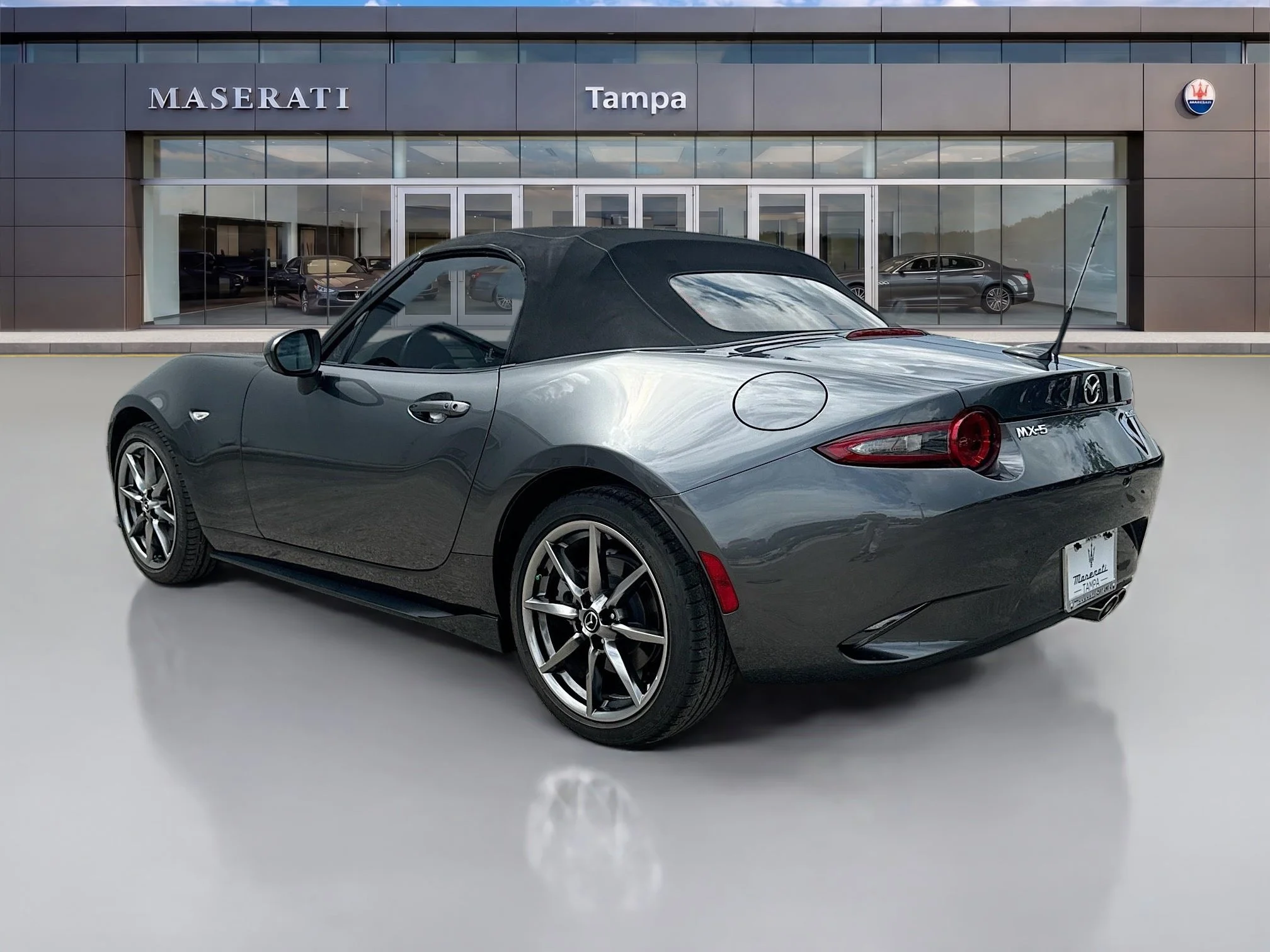 Used 2022 Machine Gray Metallic Mazda Grand Touring image 5