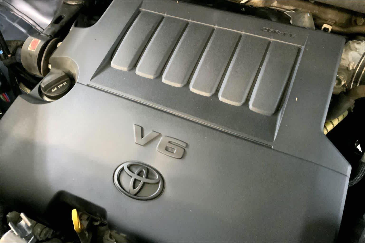 Used 2015 Shoreline Blue Pearl Toyota XLE image 31