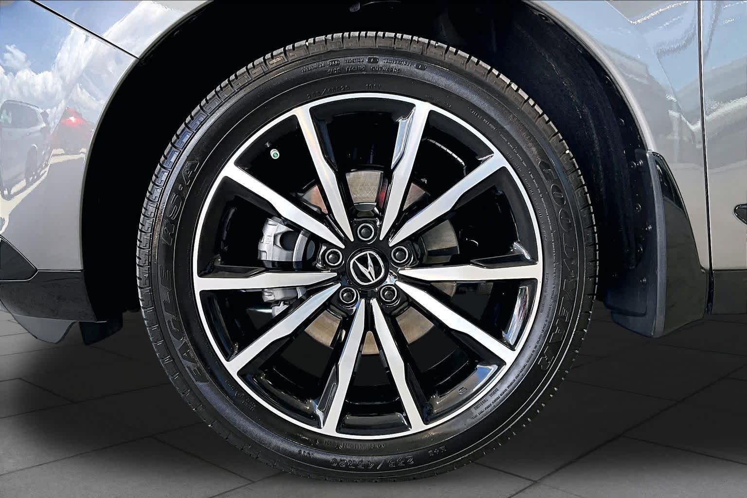 Used 2025 Liquid Carbon Metallic Acura w/A-Spec Advance Package image 10