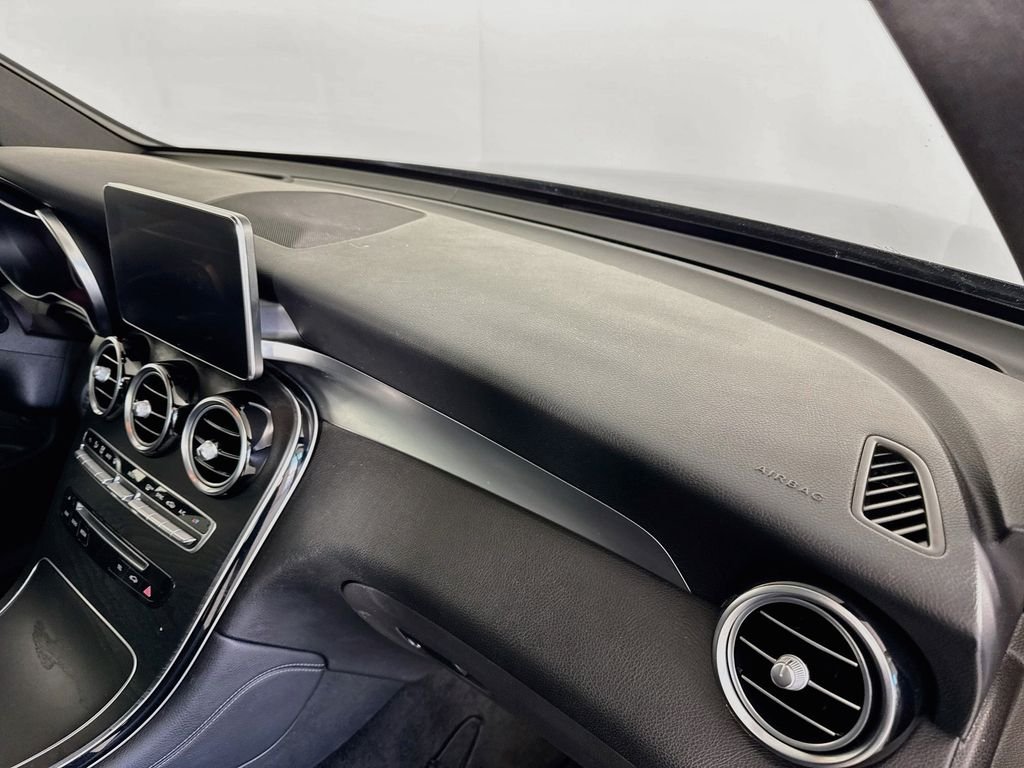 Used 2018 Black Mercedes-Benz GLC 300 image 29