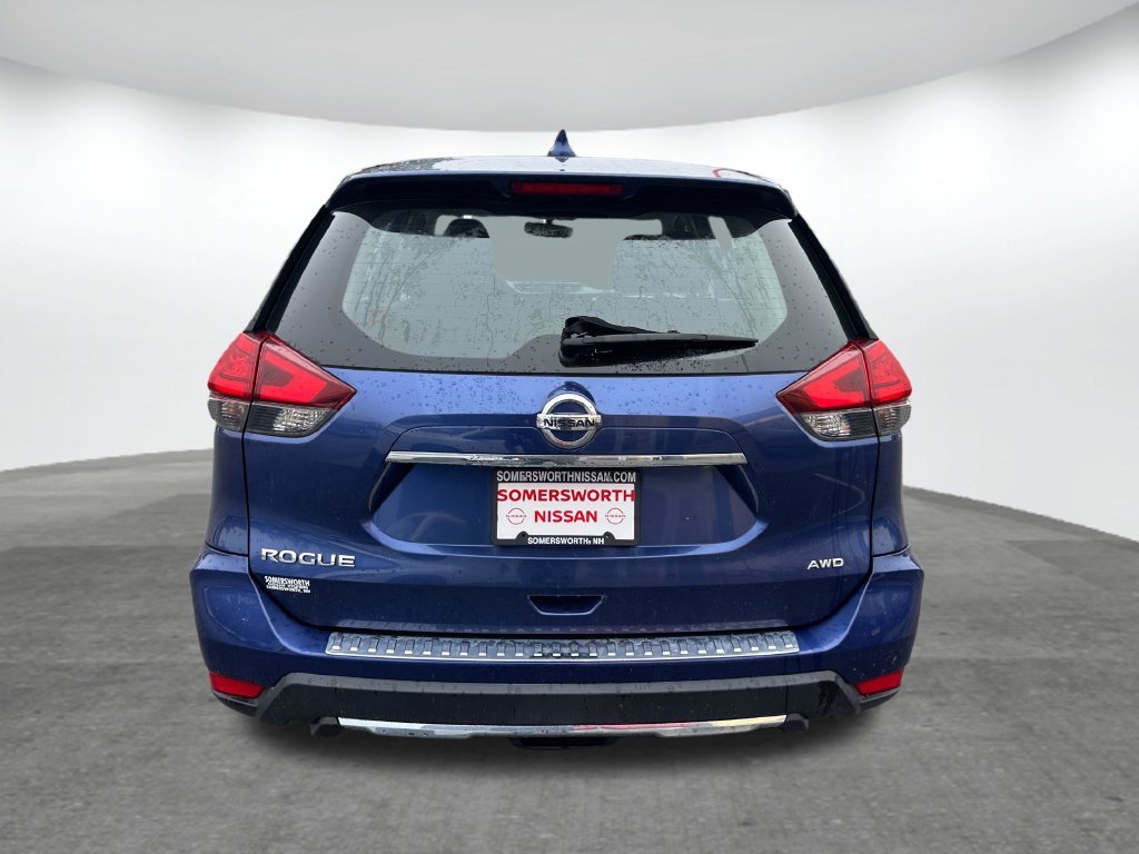 Used 2017 Blue Nissan S image 7