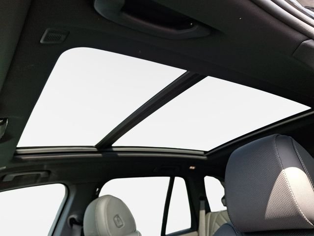 New 2026 Black Sapphire Metallic BMW xDrive40i image 12