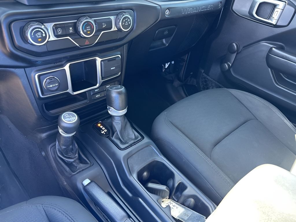 Used 2021 Black Jeep Unlimited Sport image 39