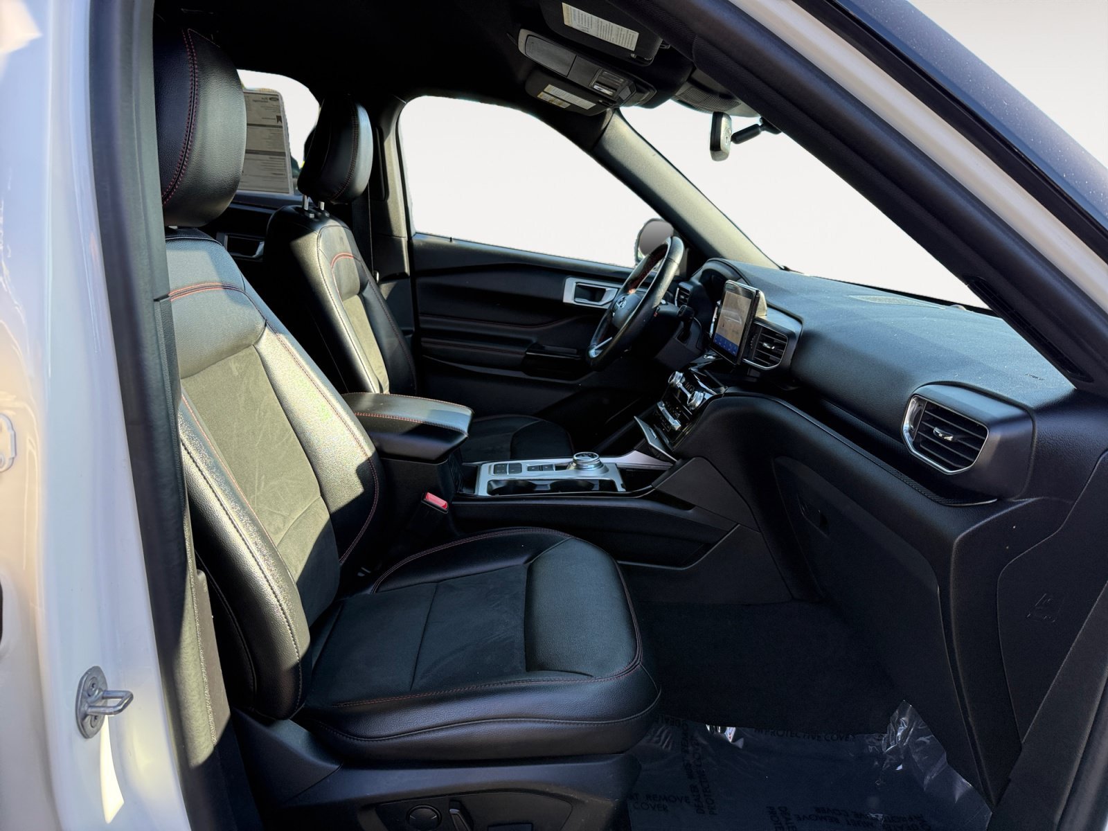 Certified Used 2022 White Metallic Ford ST-Line image 19
