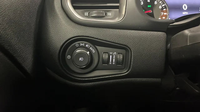 Used 2022 Slate Blue Jeep Latitude image 33