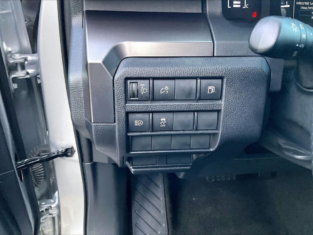 Used 2025  Toyota SR5 image 26