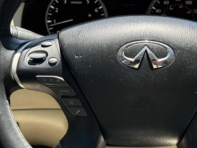 Used 2019 Black INFINITI LUXE image 22