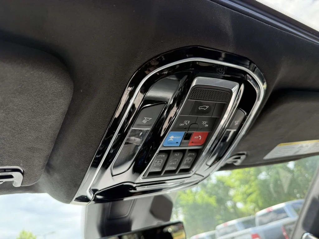 Used 2024 White Jeep Series II image 30