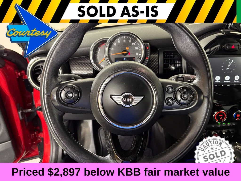 Used 2015 Red MINI Base image 18
