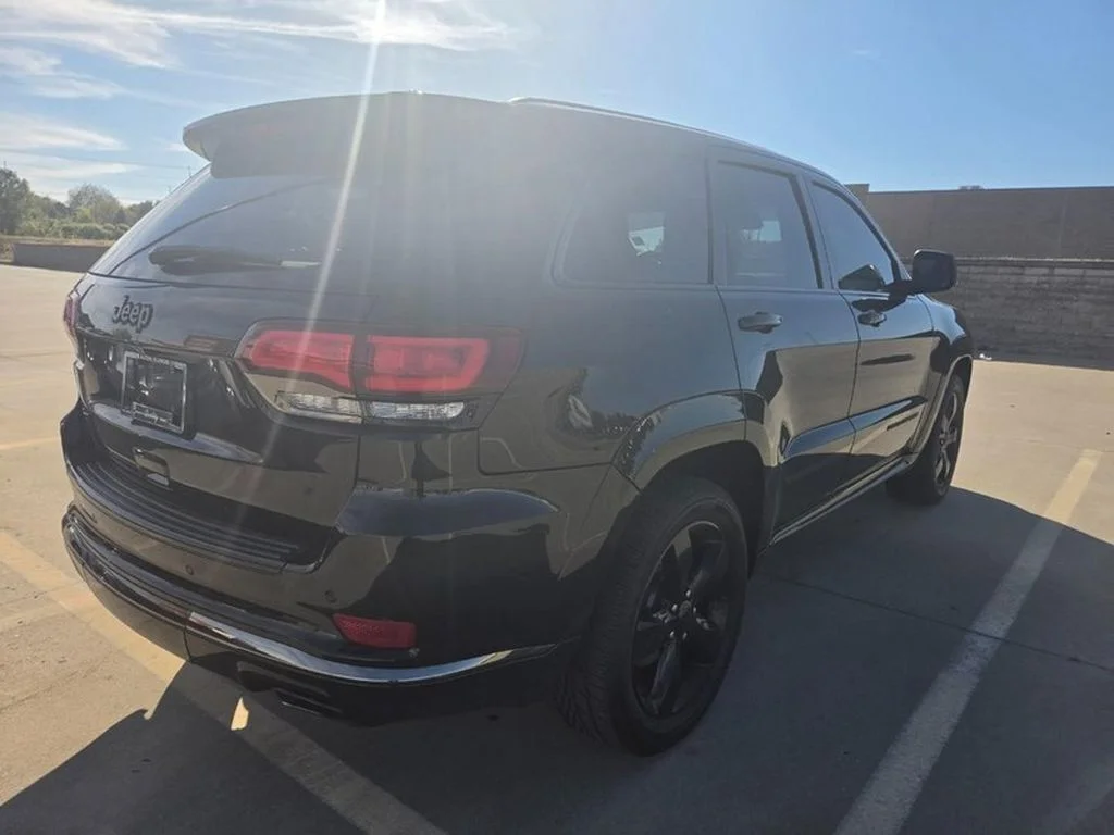 Used 2016 Brilliant Black Crystal Pearlcoat Jeep High Altitude image 6