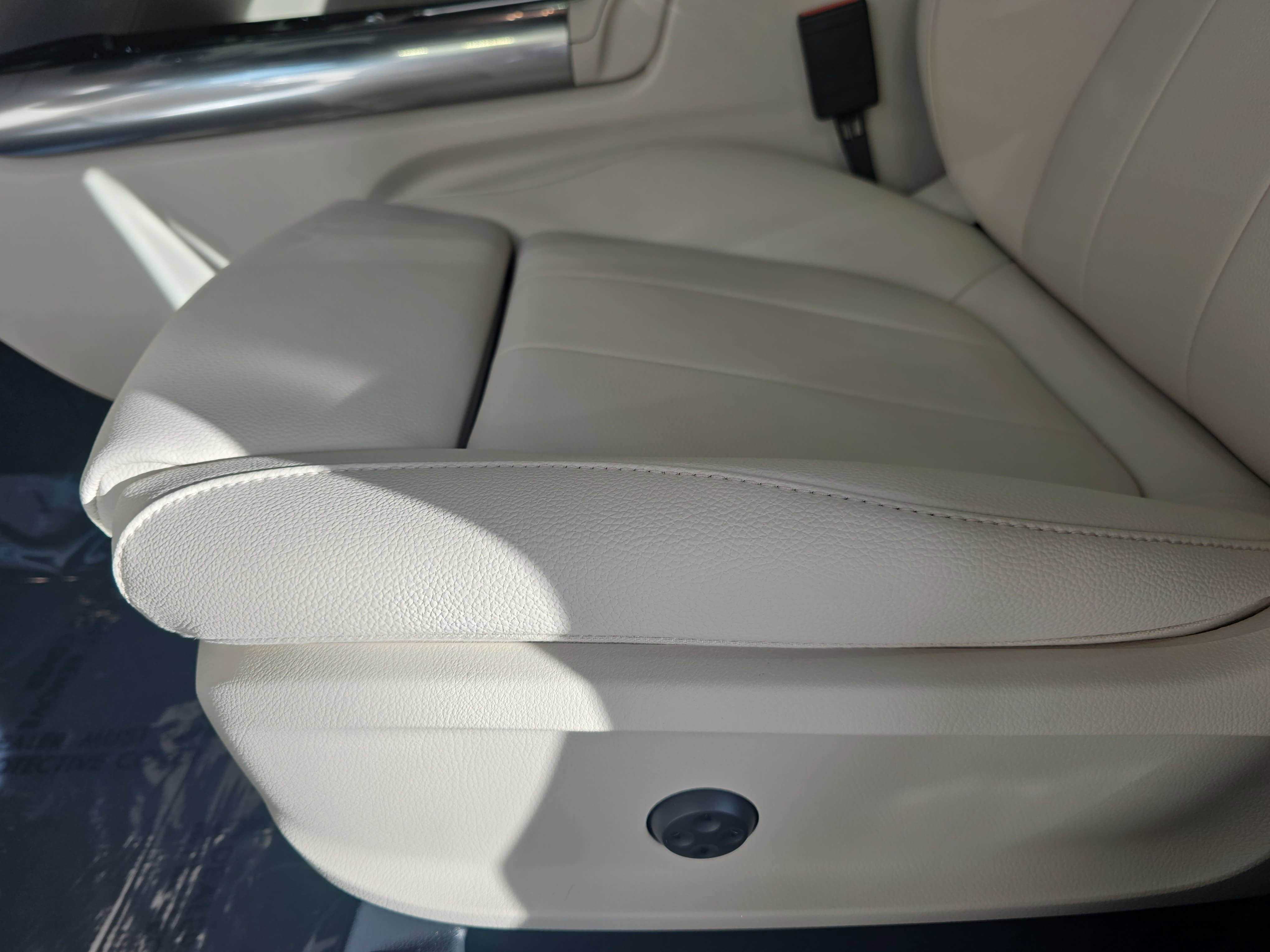 New 2026 Polar White Mercedes-Benz GLA250 image 29