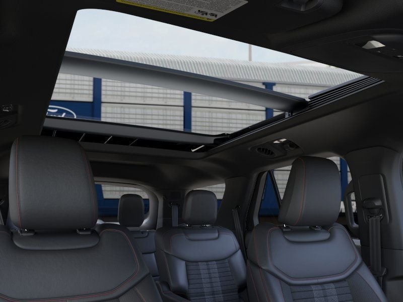 New 2026 Star White Metallic Tri-Coat Ford ST-Line image 22