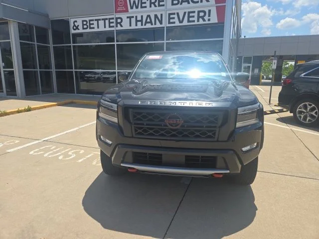 Used 2022 Black Nissan PRO-4X image 7