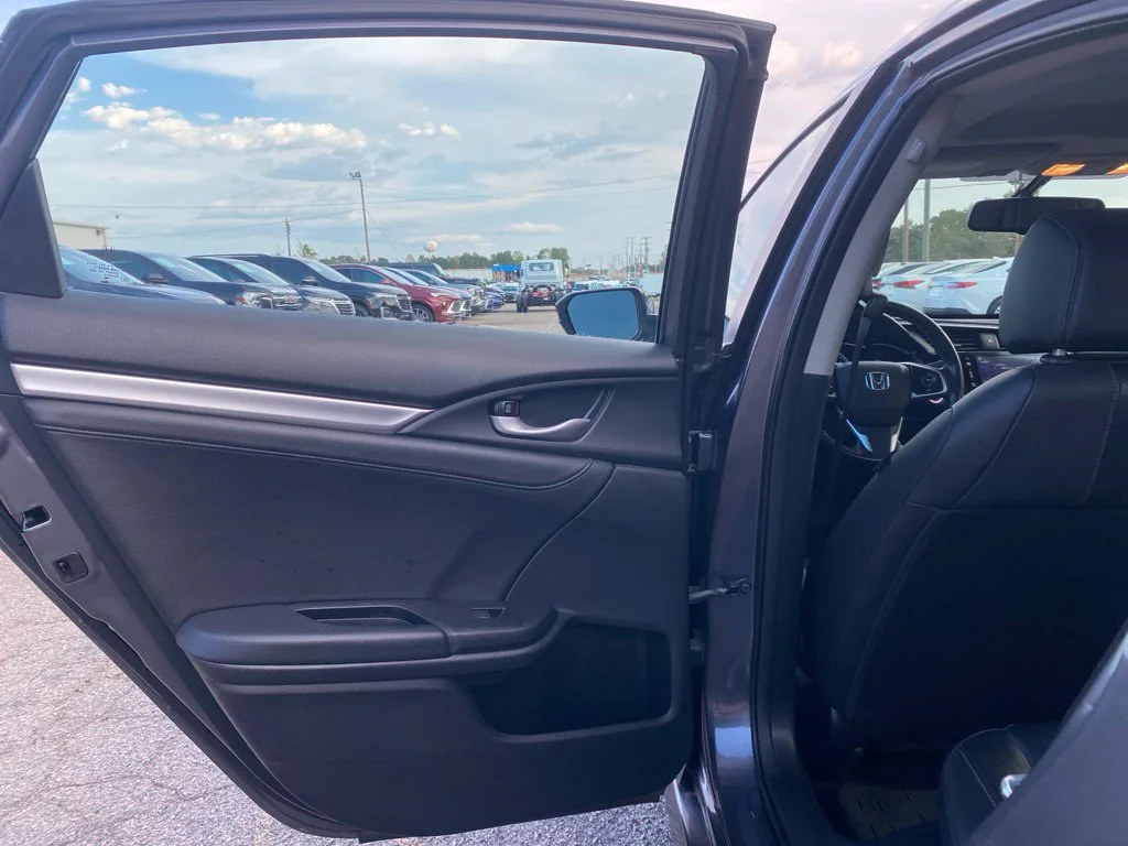 Used 2018  Honda EX-L image 18