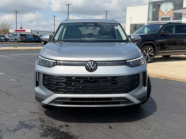 New 2026 Silver Volkswagen 2.0T SE image 2