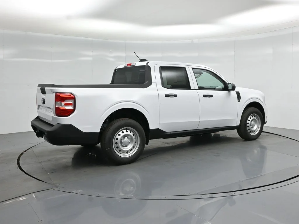 New 2026 Oxford White Ford XLT image 22