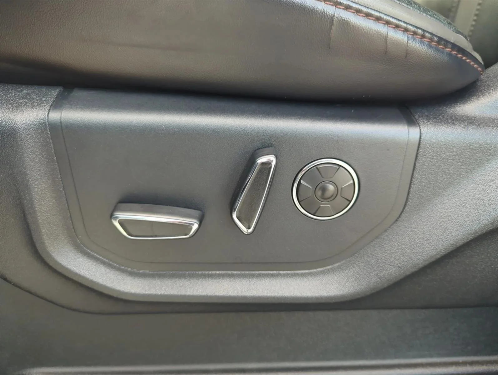 Used 2020 Star White Metallic Tri-Coat Ford Platinum image 10