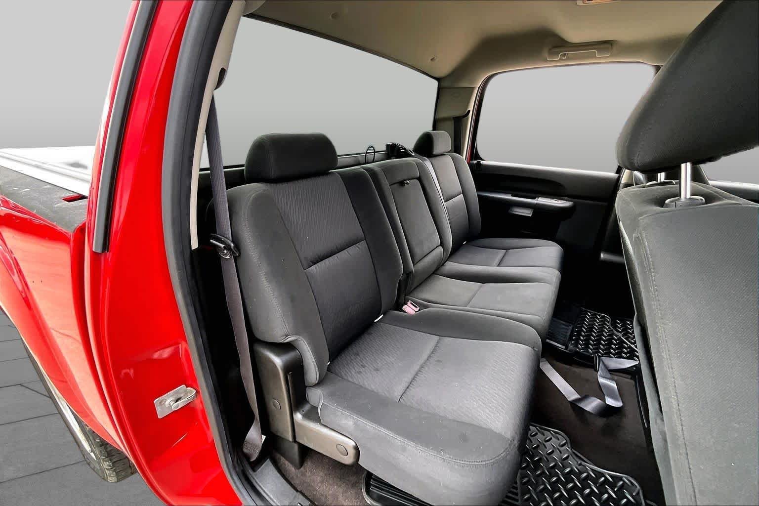 Used 2013 Fire Red GMC SLE image 19