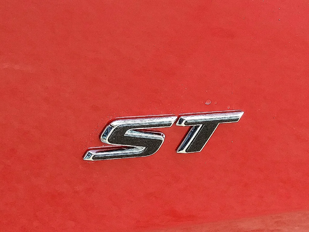 New 2026 Brilliant Red Buick Sport Touring image 9