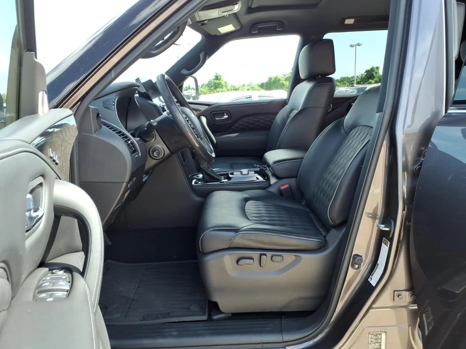 Used 2023 Anthracite Gray INFINITI Sensory image 13