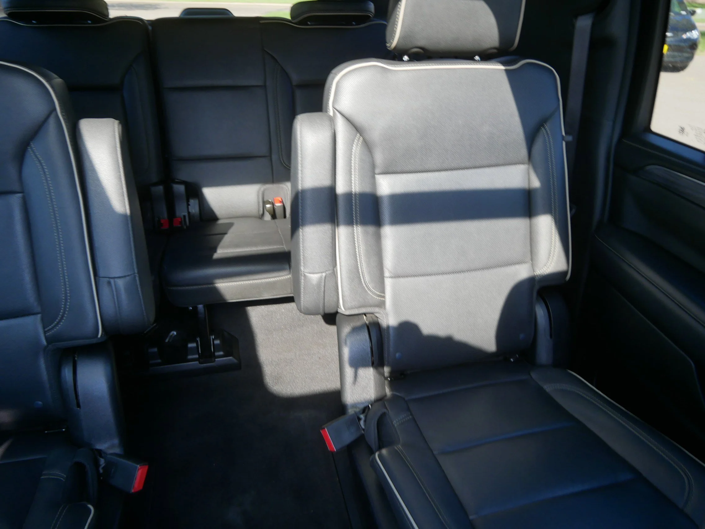 2022 GMC Yukon XL SLT - Photo 14
