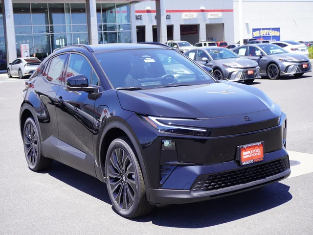 2026 Toyota C-HR XSE