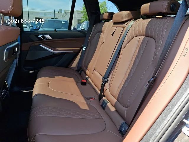 New 2026 Dravit Grey Metallic BMW xDrive40i image 9