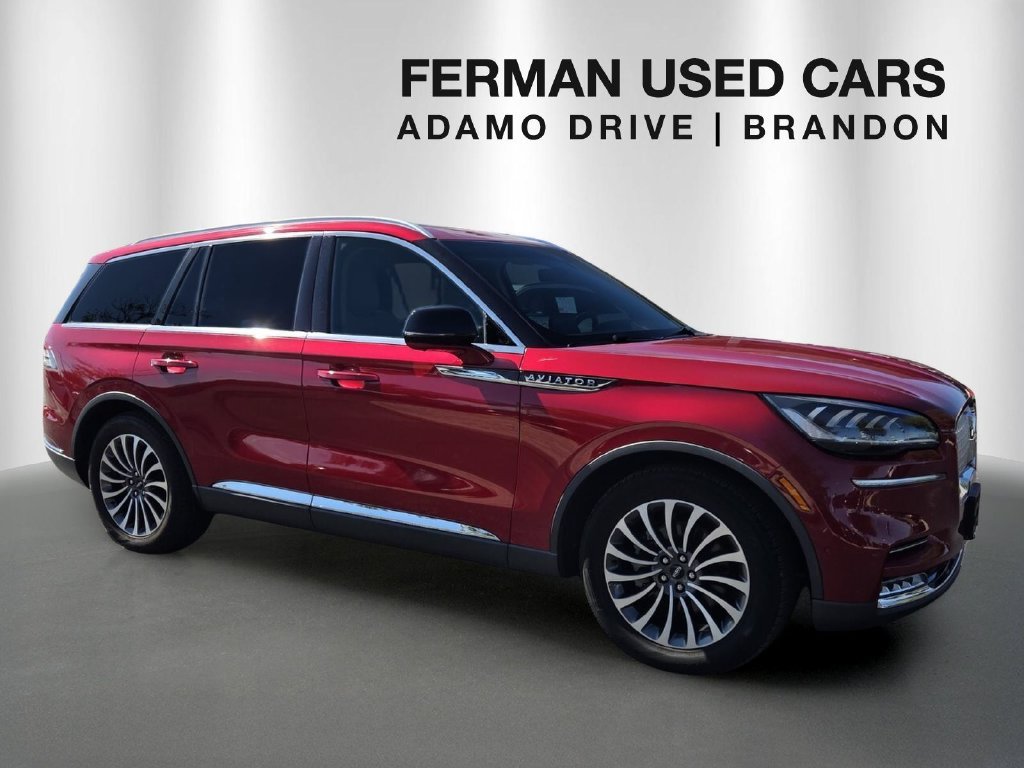 Used 2020 Red Lincoln Reserve image 1
