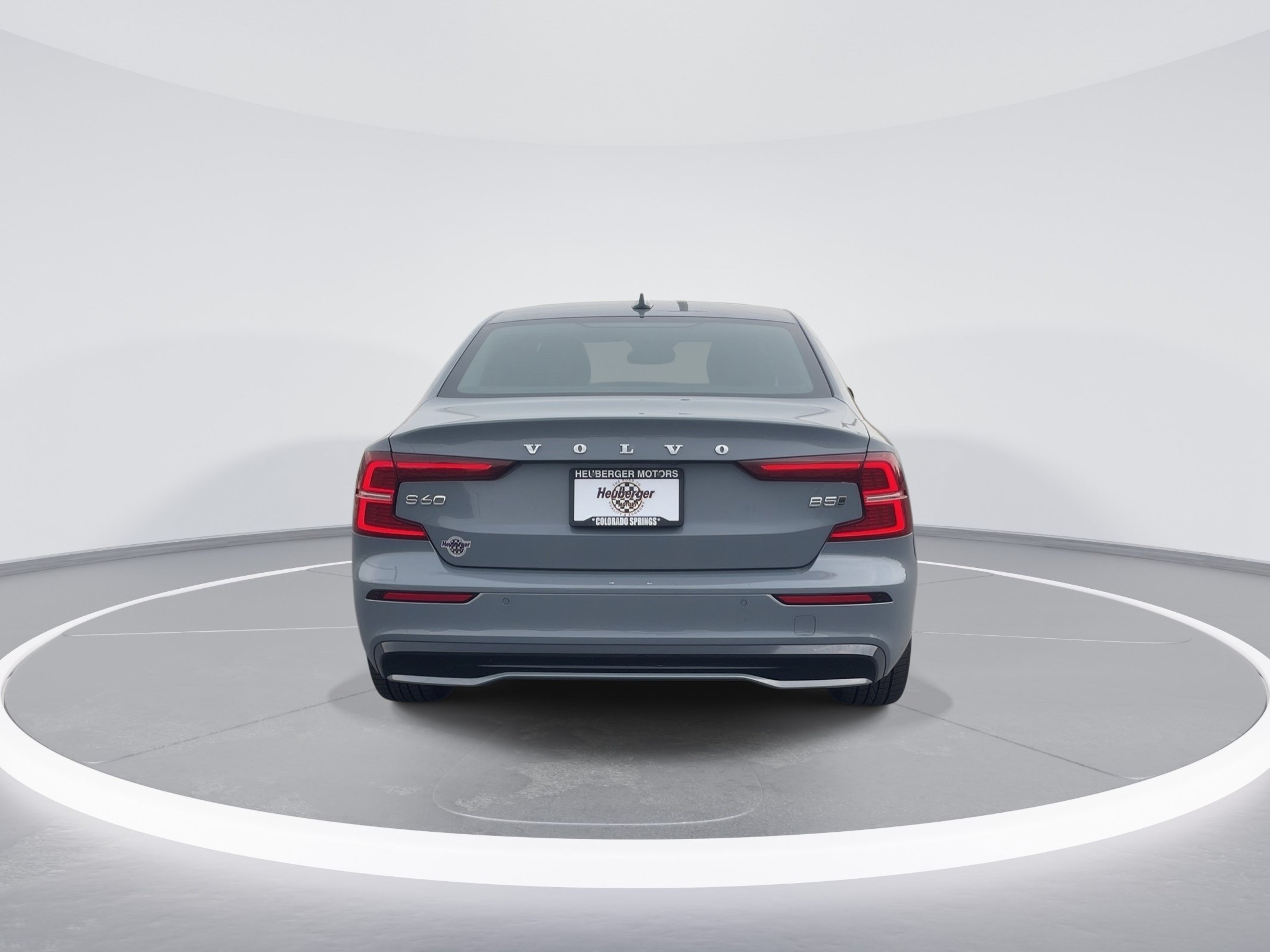 Used 2024 Thunder Grey Metallic Volvo Core Dark Theme image 6