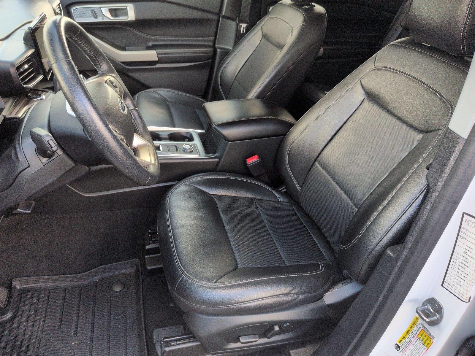 Used 2022 Star White Metallic Tri-Coat Ford Limited image 18