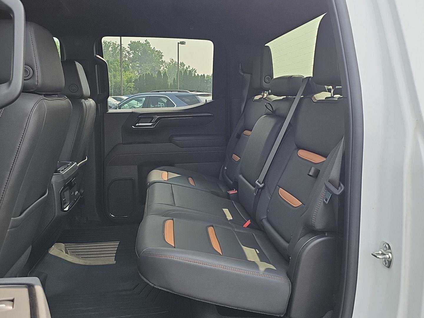 Used 2025 Summit White GMC AT4 image 29