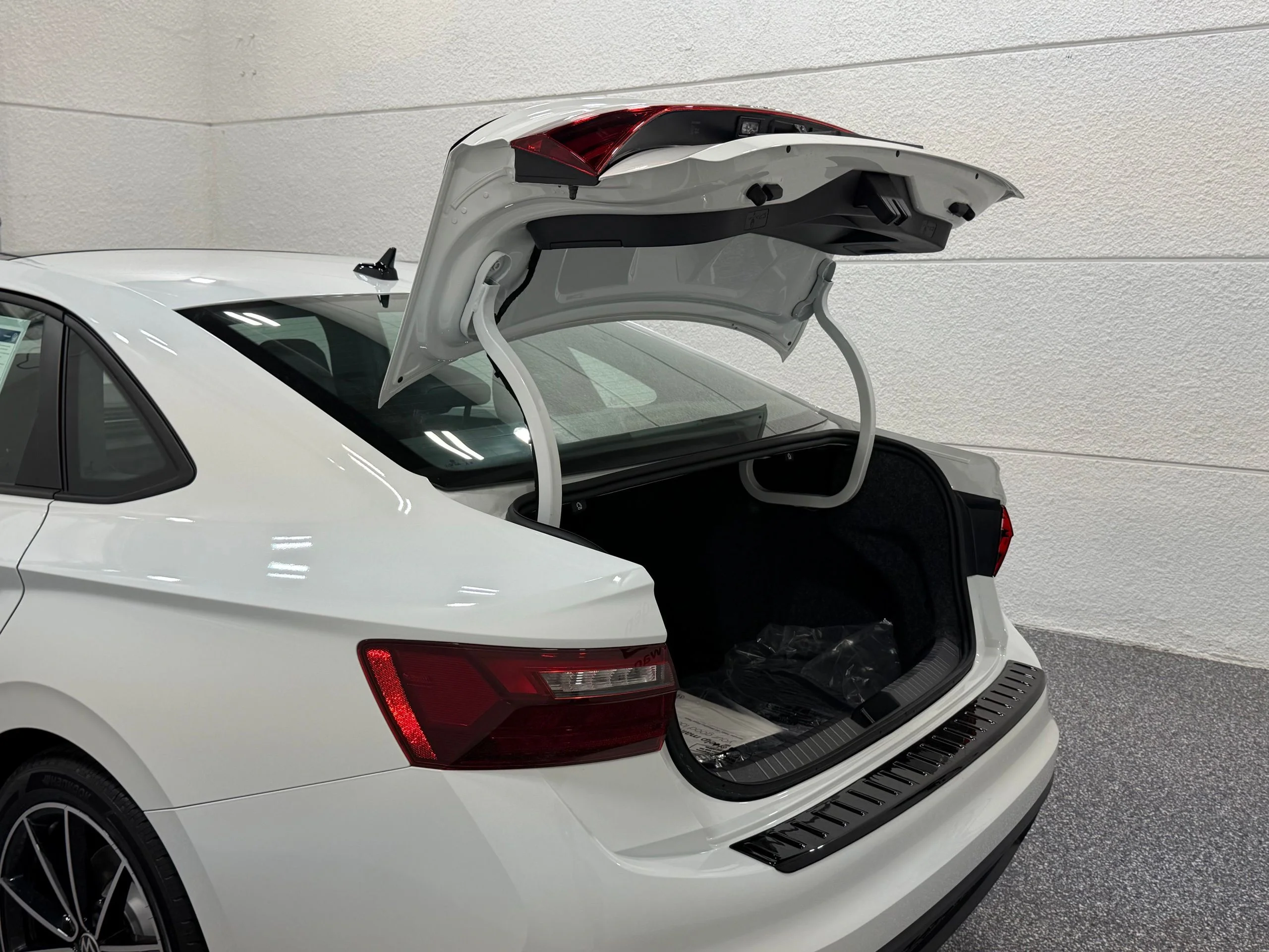 New 2026 White Volkswagen 2.0T Autobahn image 23