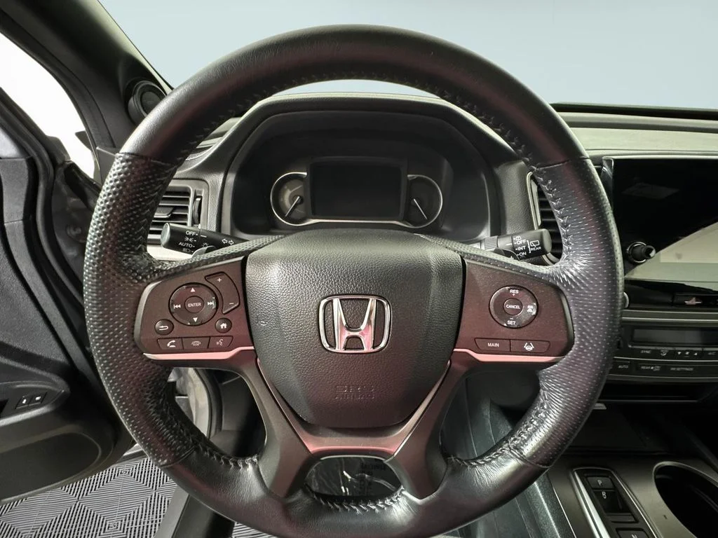 Used 2023 Gray Honda EX-L image 26
