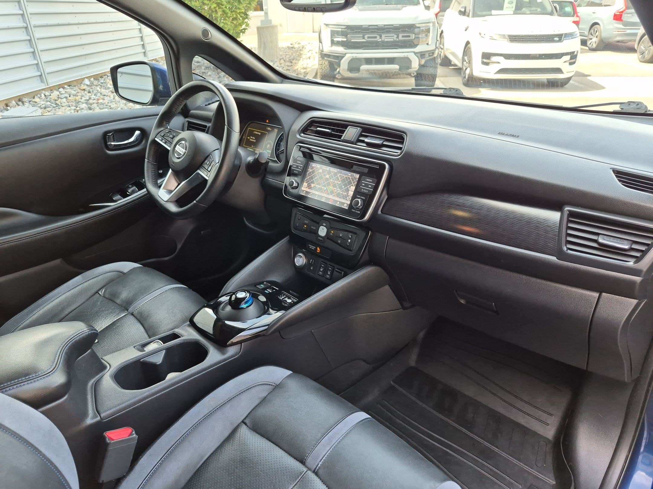 Used 2018 Deep Blue Pearl Nissan SL image 30