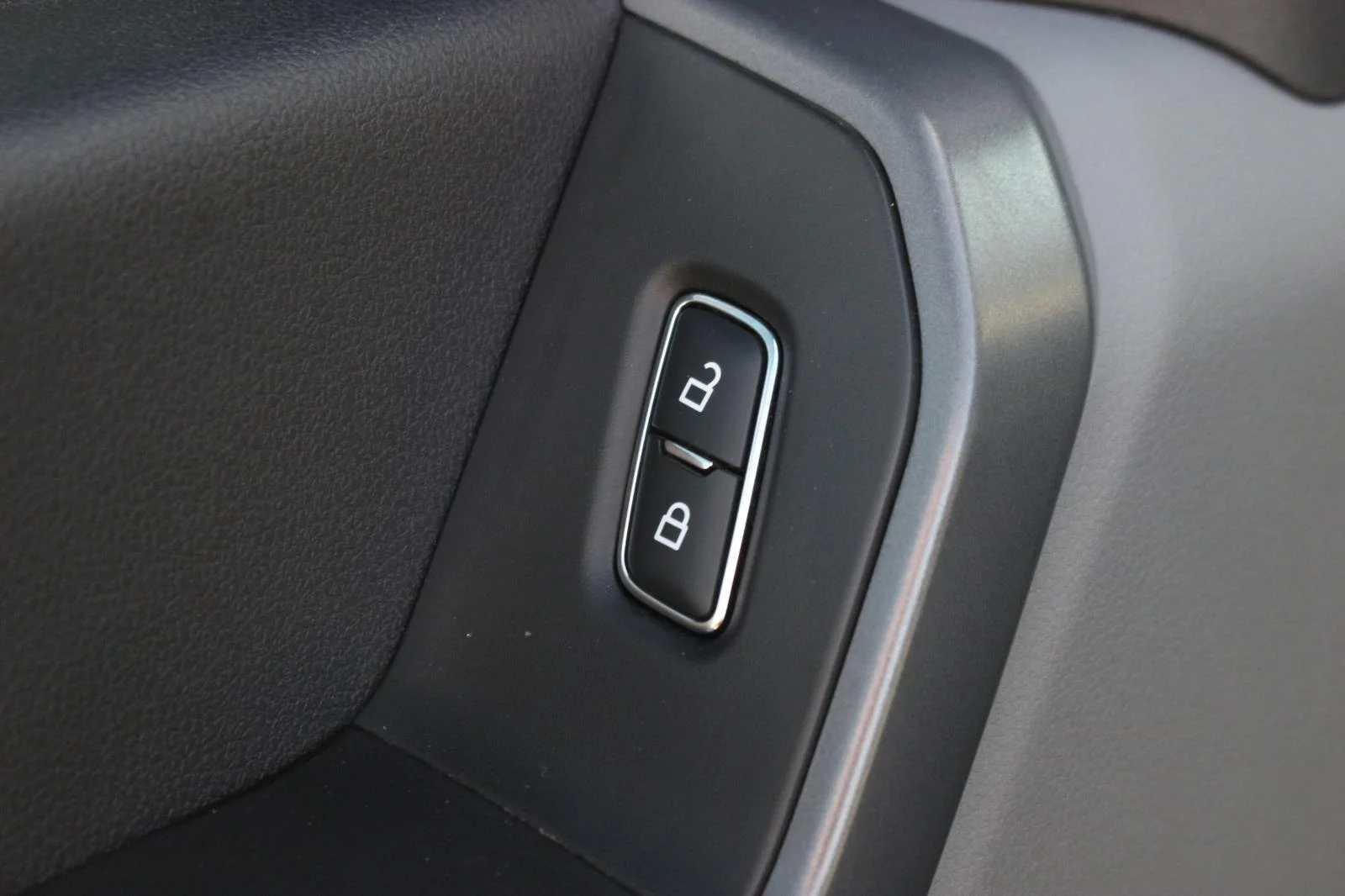 Used 2023 Oxford White Ford XL image 17