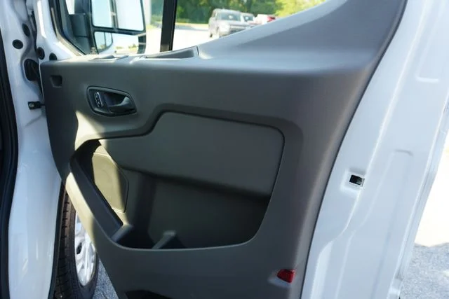 New 2026 Oxford White Ford Passenger Van XL image 21