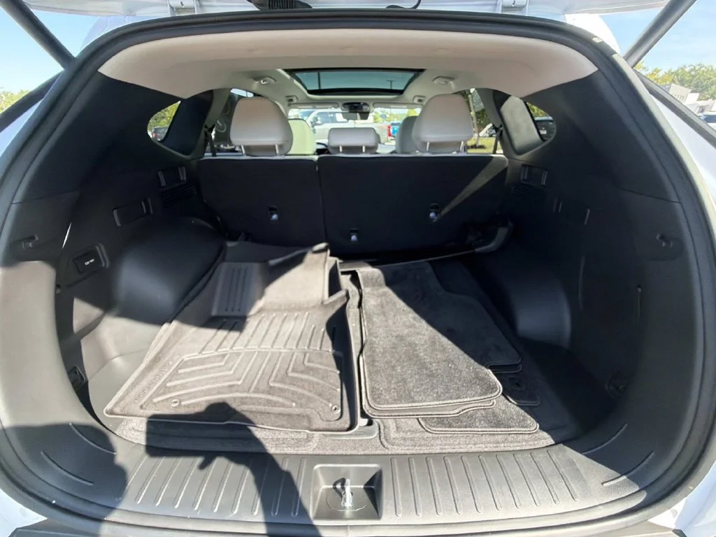 Used 2026 White Hyundai Limited image 29
