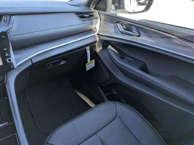New 2027 White Jeep Limited image 16