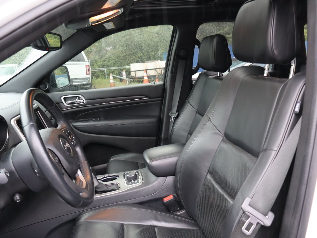 Used 2018 White Jeep Overland image 10